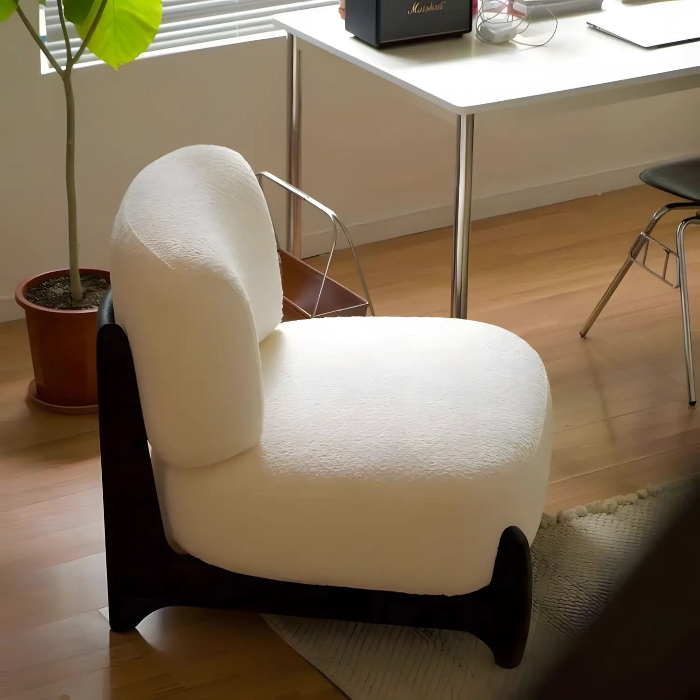 Nordic Solid Wood Alpaca Single Sofa